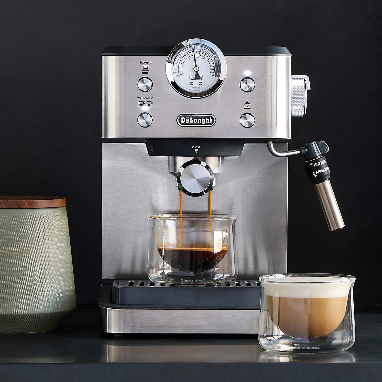 De'Longhi ® Classic Espresso Machine